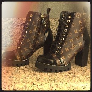 LOUIS VUITTON STAR TRAIL ANKLE BOOT